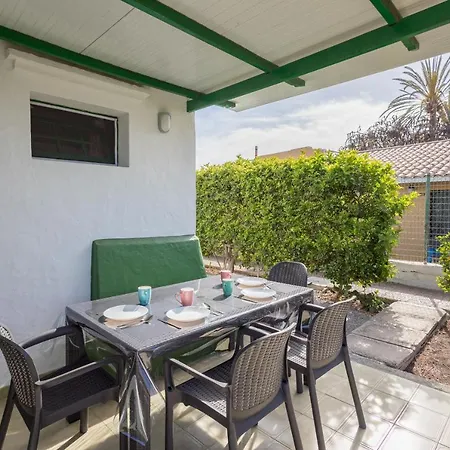 בית נופש Private Solarium Garden Bungalow - Pool *