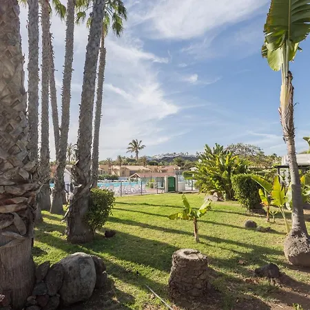 בית נופש Private Solarium Garden Bungalow - Pool *